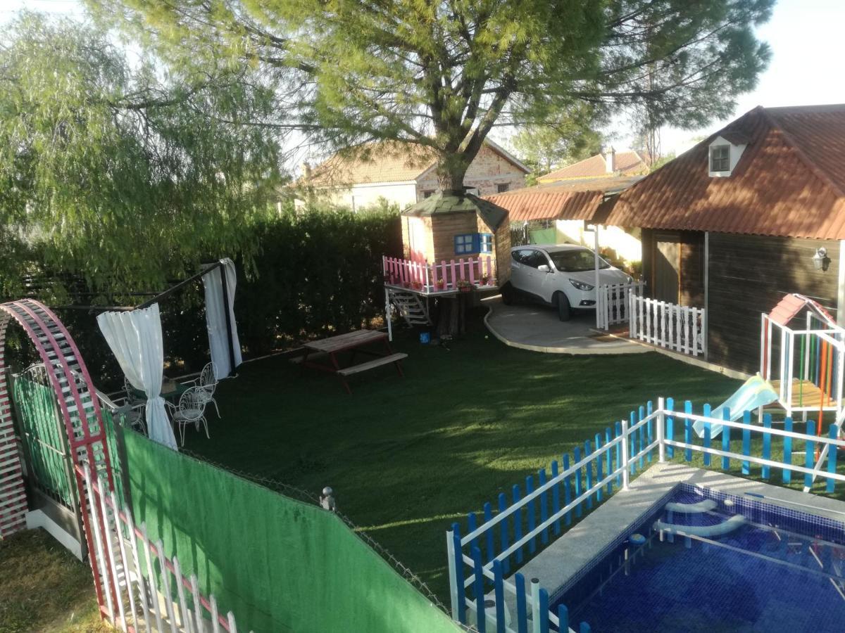 Bungalow Perotonar Ideal Para Familia Con Ninos La Puebla de Cazalla Exterior photo