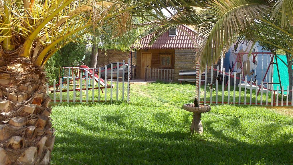 Bungalow Perotonar Ideal Para Familia Con Ninos La Puebla de Cazalla Exterior photo
